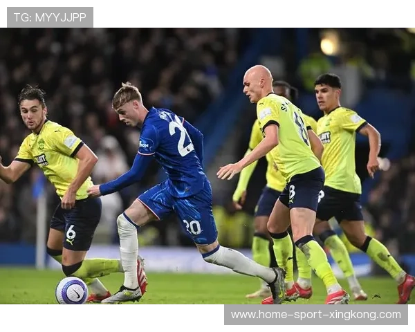 切尔西帕尔默突破后传中造成进球 切尔西帕尔默突破后传中造成进球