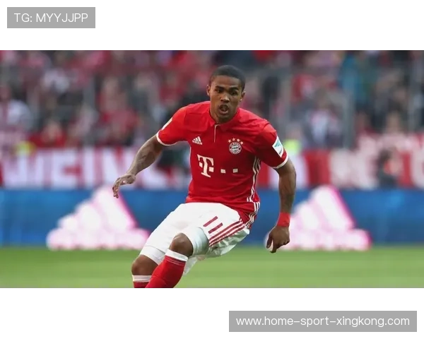 拜仁道格拉斯速度飞奔后劲射撞入近角的瞬间魅力